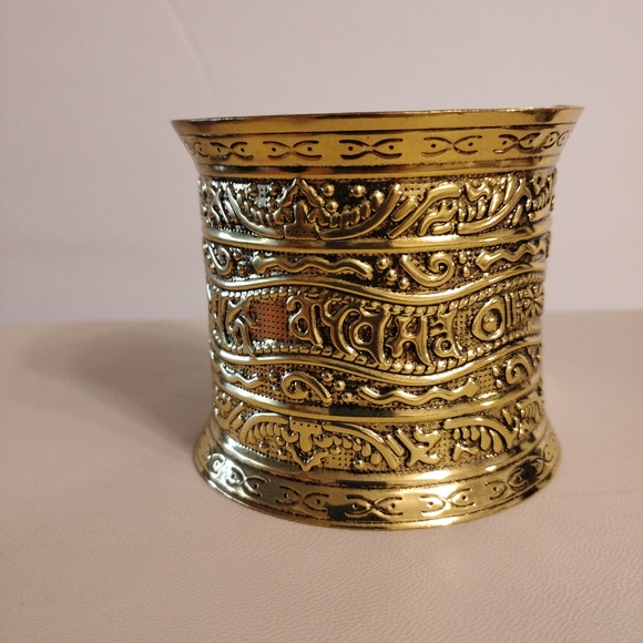 Gold Ornate Cuff Bracelet - Picture 3 of 7